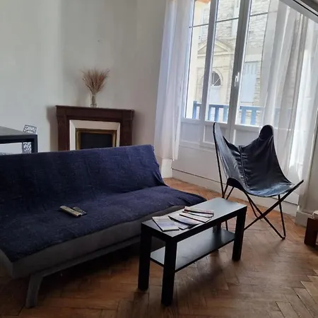 Spacieux T2, avec terrasse et parking Appartement *